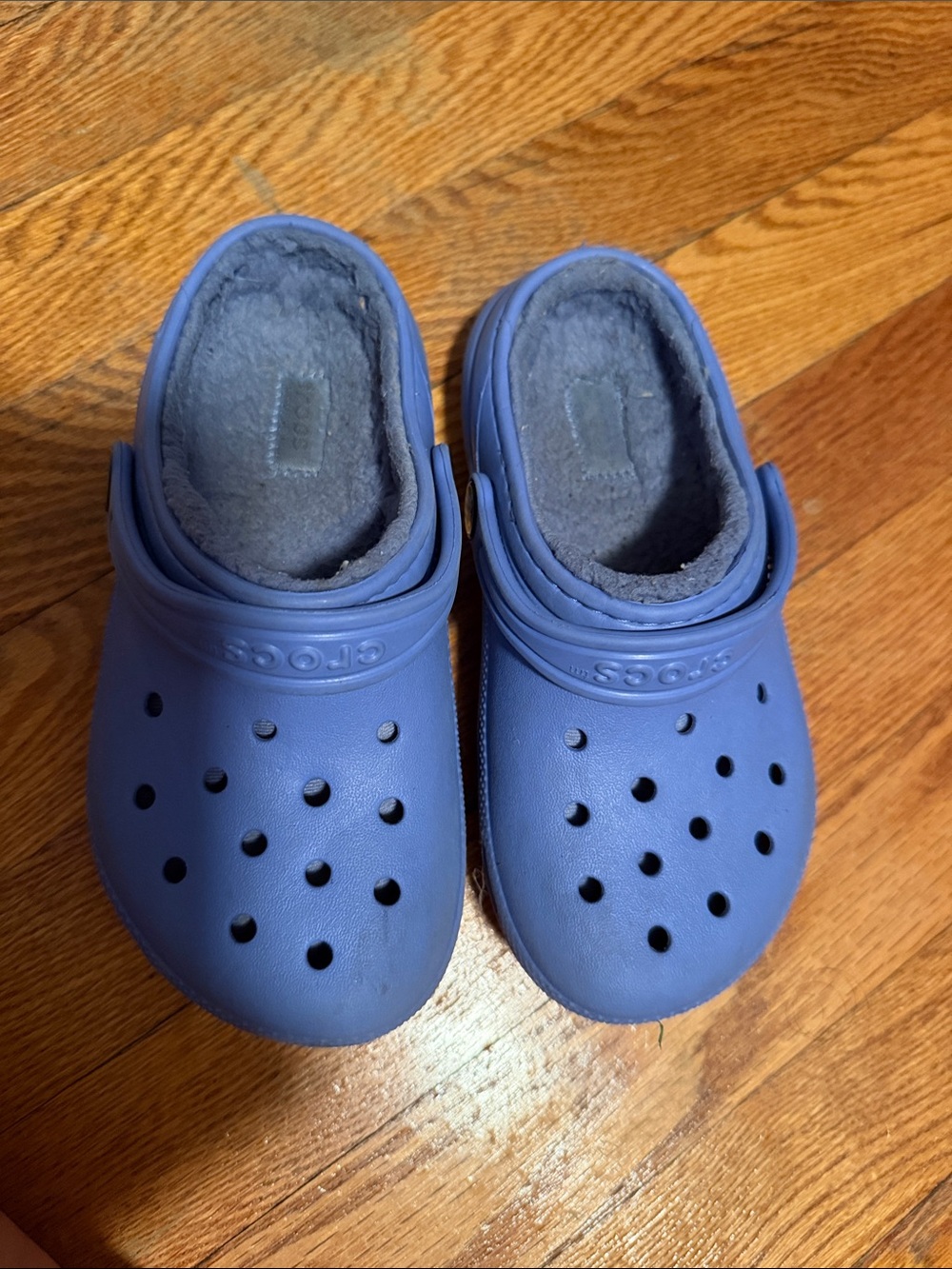 Girls crocs